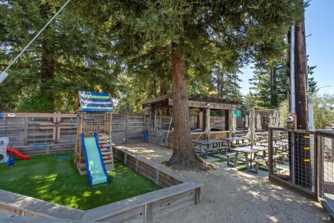 6640 Redwood Drive Rohnert Park CA 94928