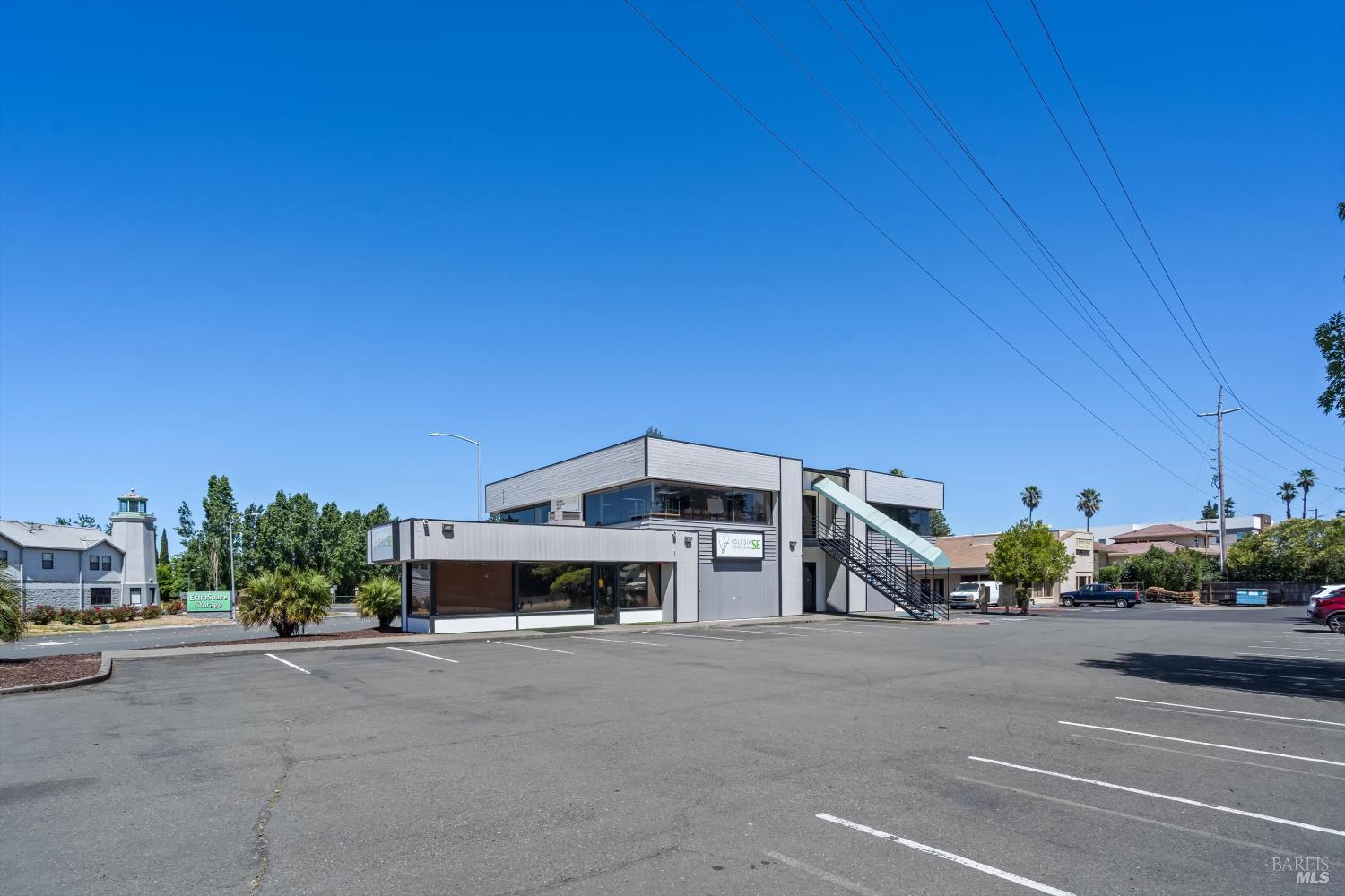6640 Redwood Drive Rohnert Park CA 94928