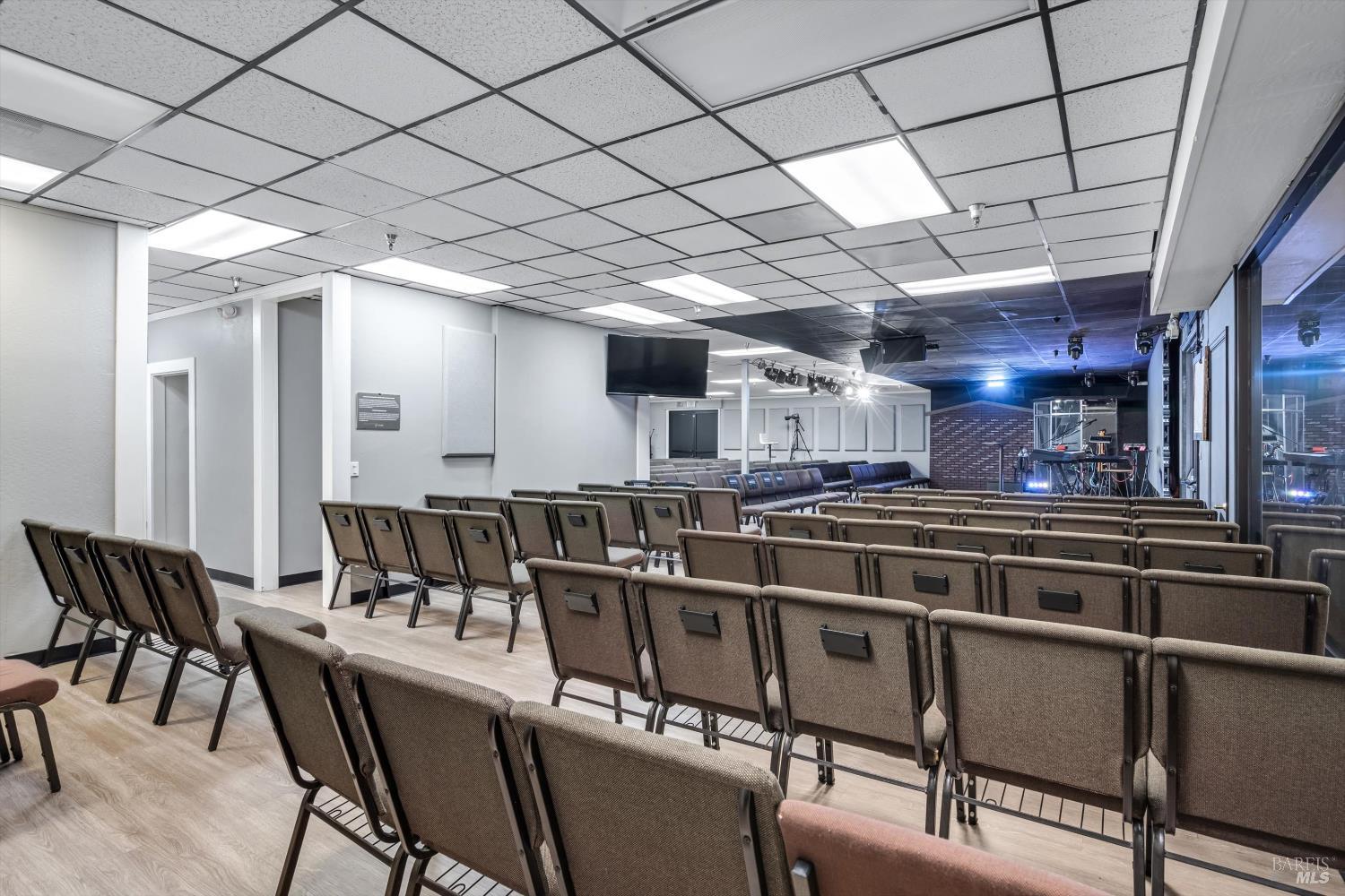 6640 Redwood Drive Rohnert Park CA 94928