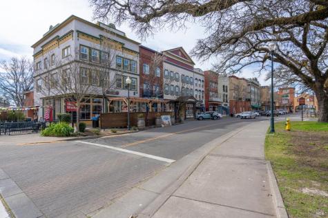 148 Johnson Street Windsor CA 95492