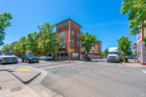 148 Johnson Street Windsor CA 95492