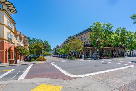 148 Johnson Street Windsor CA 95492