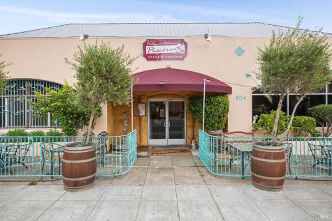 504 N Cloverdale Boulevard Cloverdale CA 95425