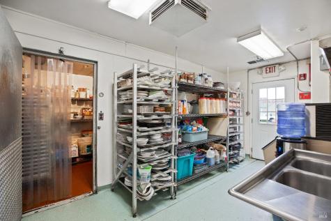 504 N Cloverdale Boulevard Cloverdale CA 95425