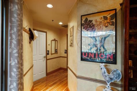 504 N Cloverdale Boulevard Cloverdale CA 95425