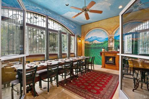 504 N Cloverdale Boulevard Cloverdale CA 95425