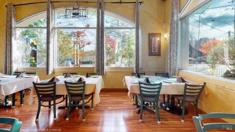 504 N Cloverdale Boulevard Cloverdale CA 95425