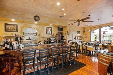 504 N Cloverdale Boulevard Cloverdale CA 95425