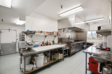 504 N Cloverdale Boulevard Cloverdale CA 95425