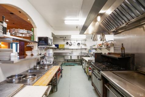 504 N Cloverdale Boulevard Cloverdale CA 95425