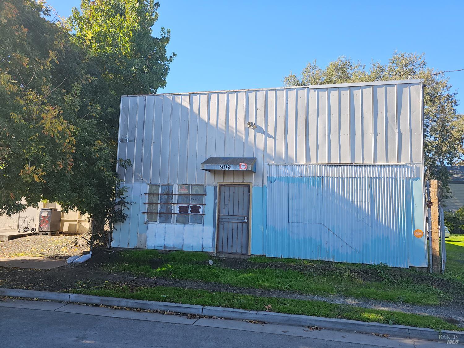 909-911 Saracen Road Santa Rosa CA 95401