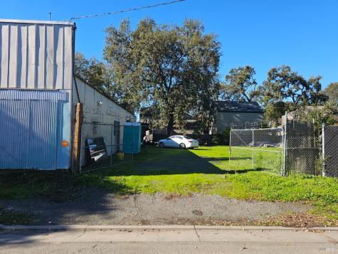 909-911 Saracen Road Santa Rosa CA 95401