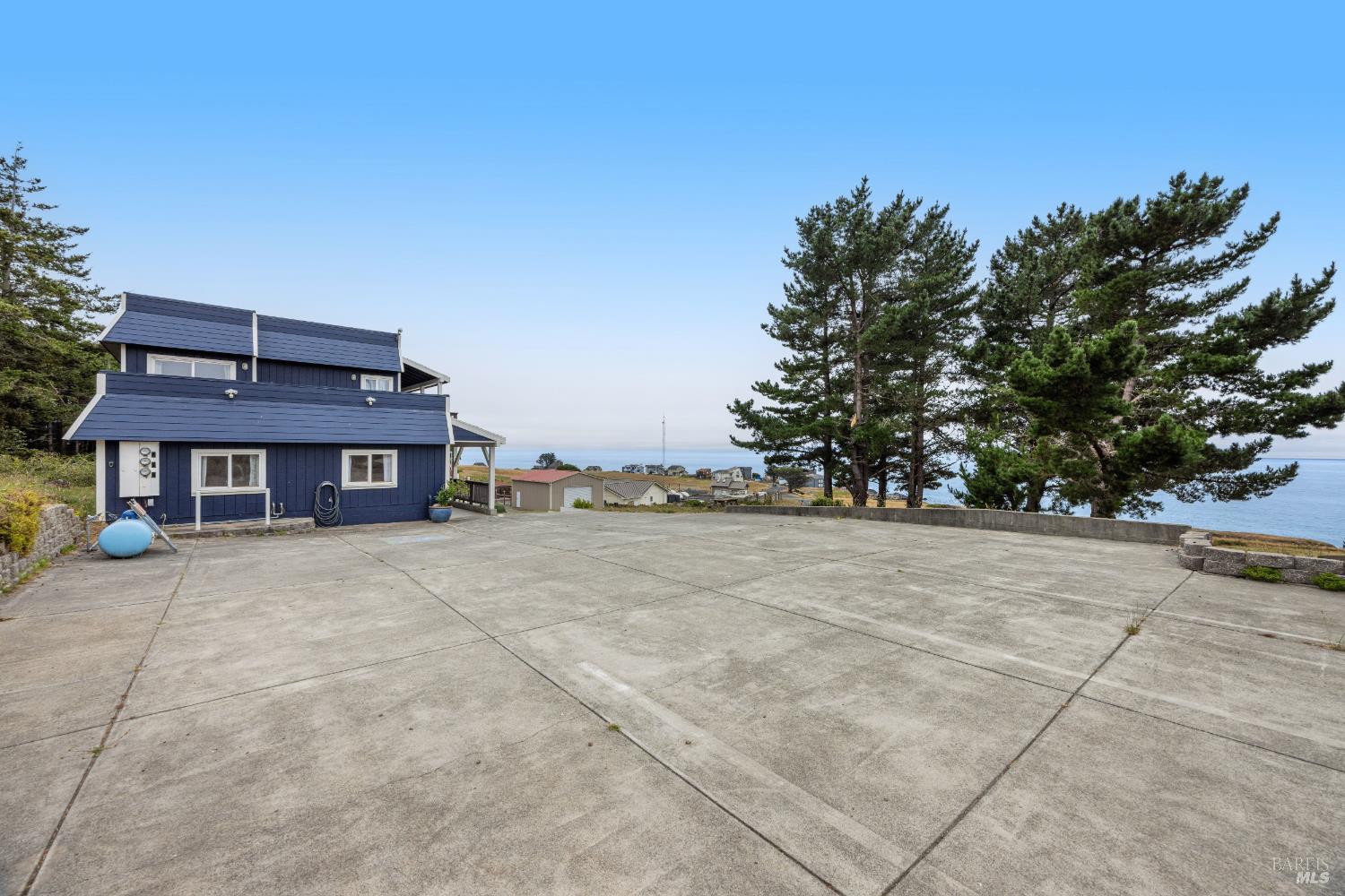 129 Lower Pacific Drive Shelter Cove CA 95589