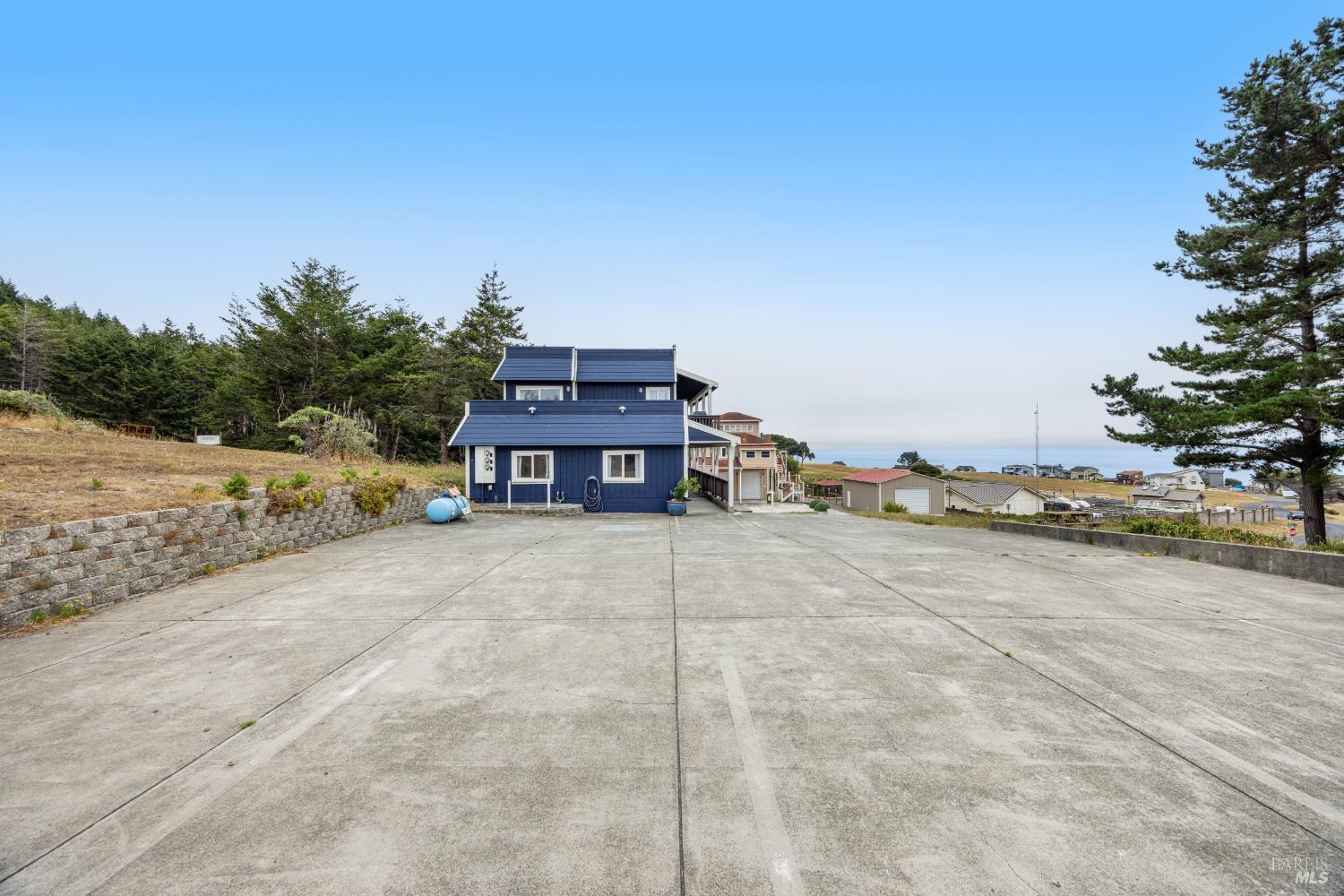 129 Lower Pacific Drive Shelter Cove CA 95589