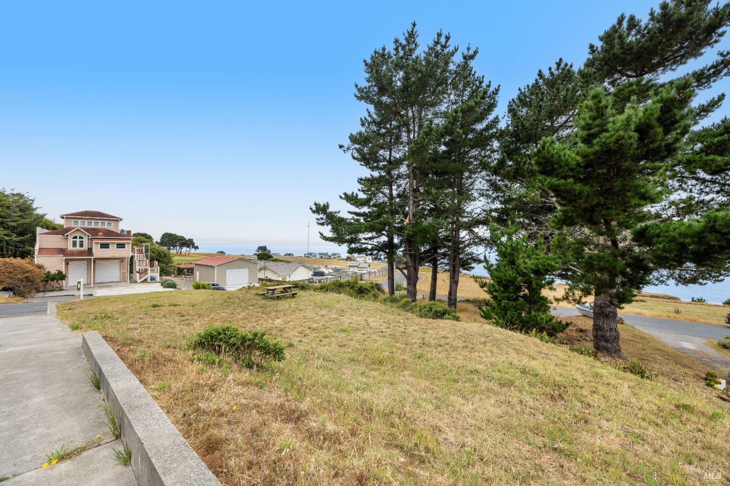 129 Lower Pacific Drive Shelter Cove CA 95589