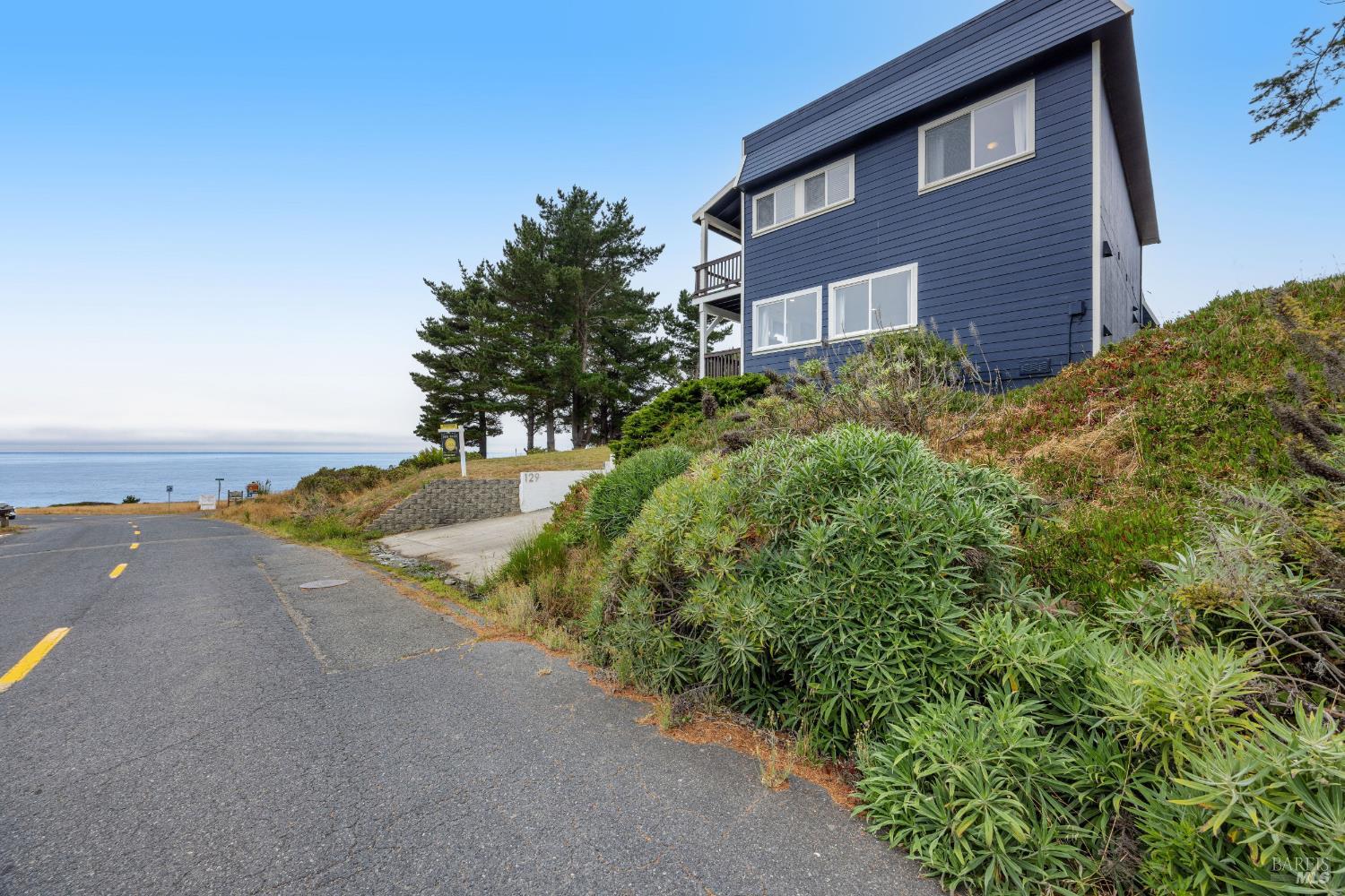129 Lower Pacific Drive Shelter Cove CA 95589