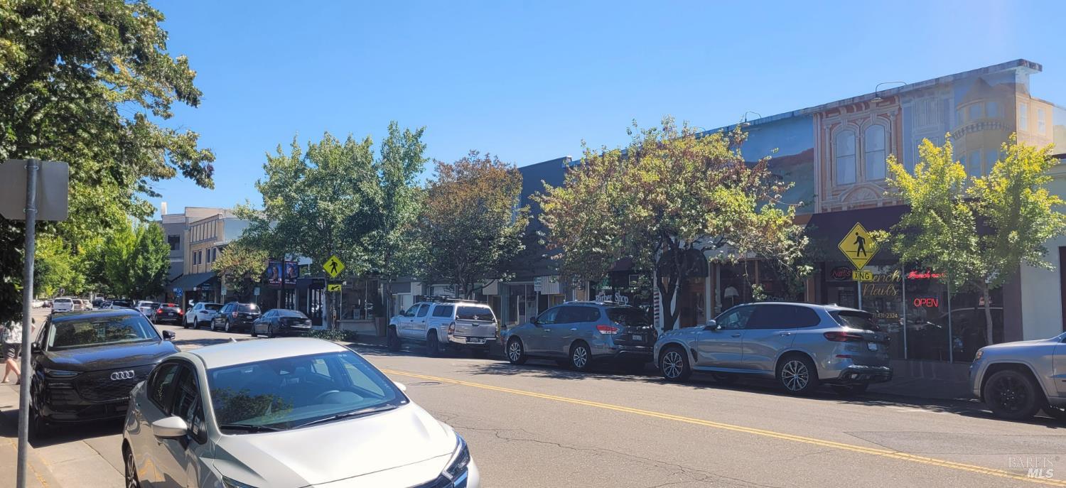 452 Healdsburg Avenue Healdsburg CA 95448