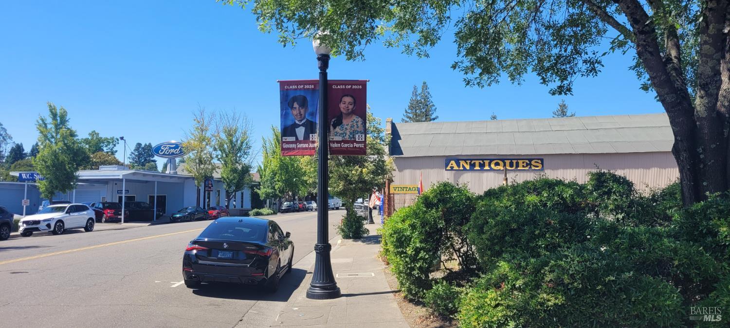 452 Healdsburg Avenue Healdsburg CA 95448