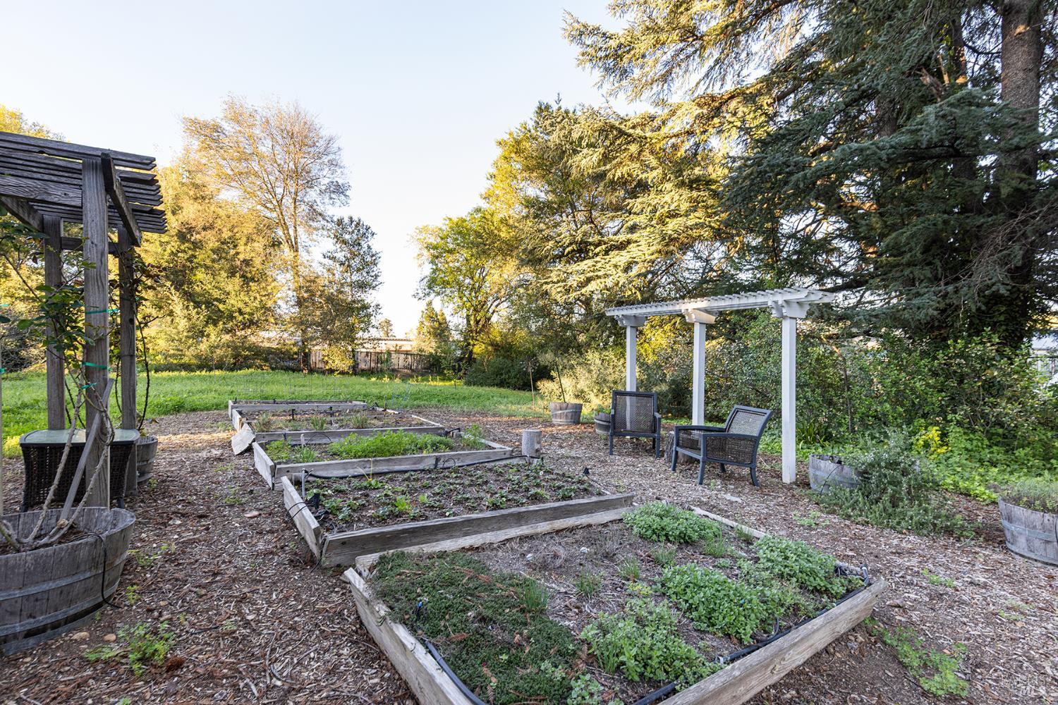 25 W Grant Street Healdsburg CA 95448