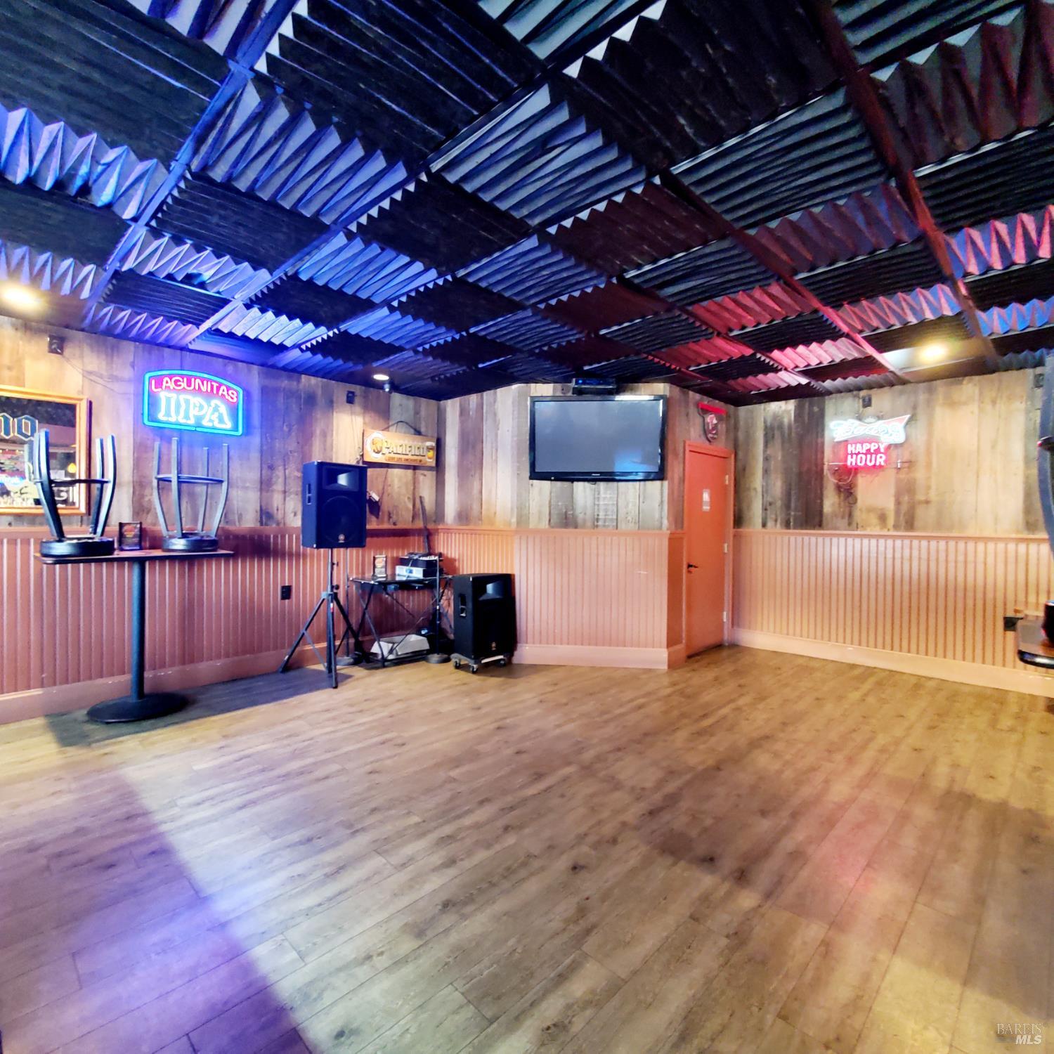 244 S Main Street Willits CA 95490