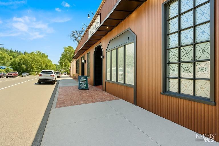 13325 S Highway 101 Hopland CA 95449