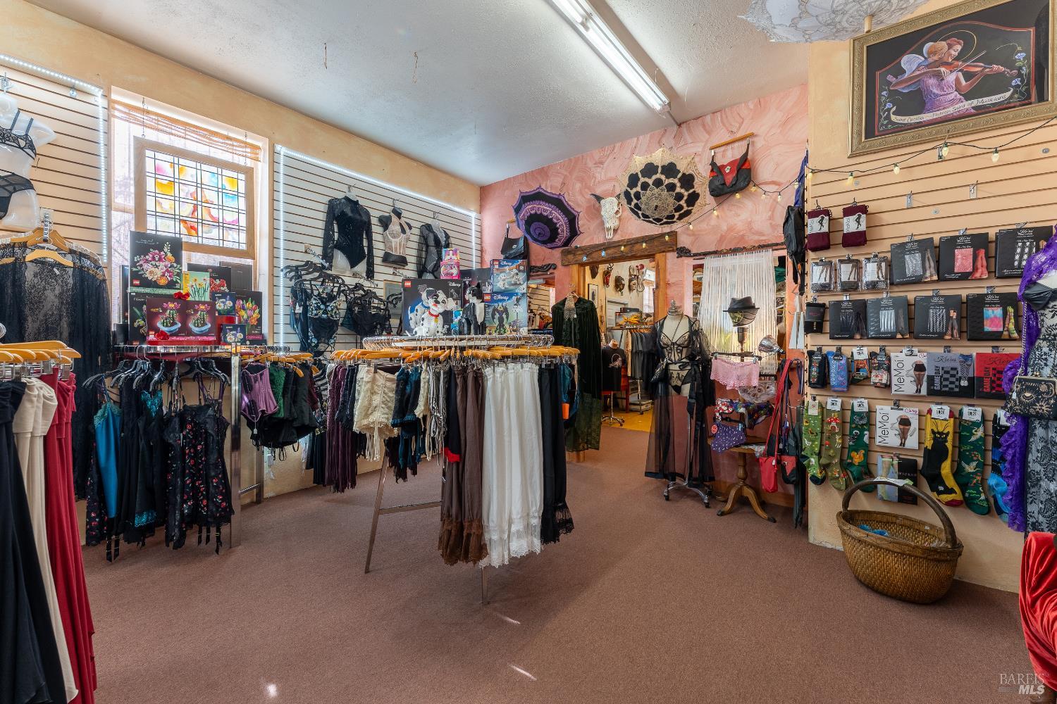 38 S Main Street Willits CA 95490