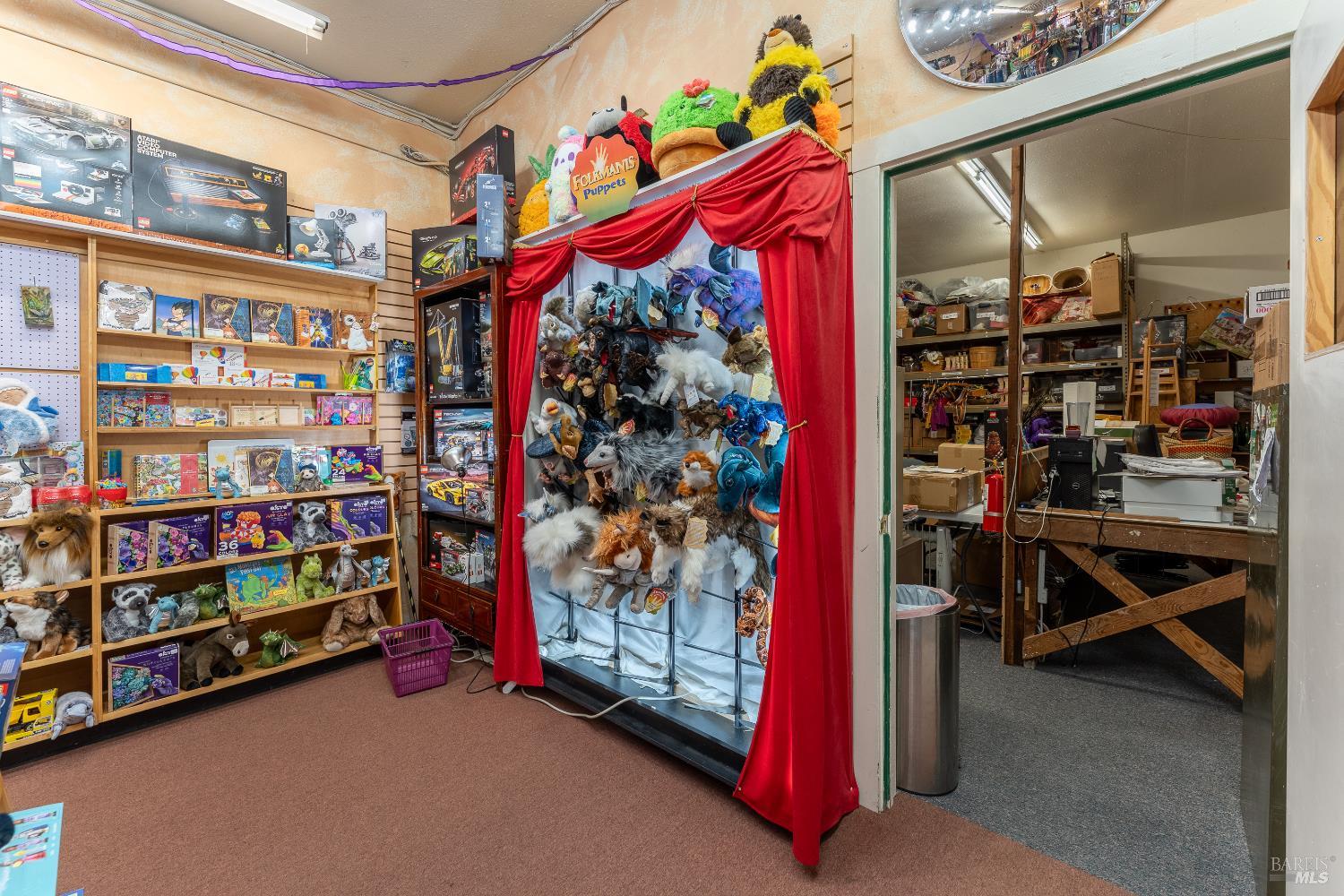 38 S Main Street Willits CA 95490
