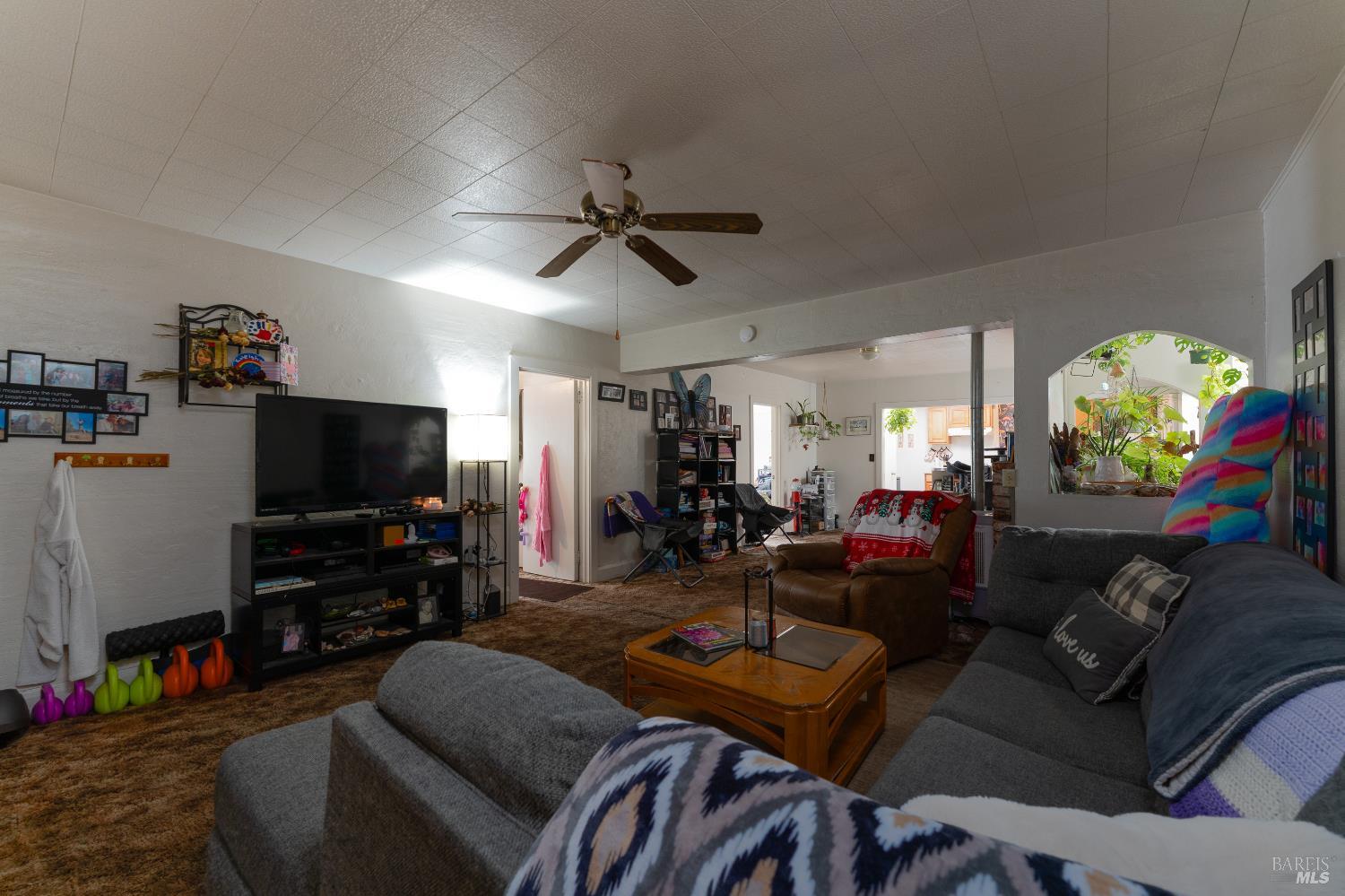 38 S Main Street Willits CA 95490