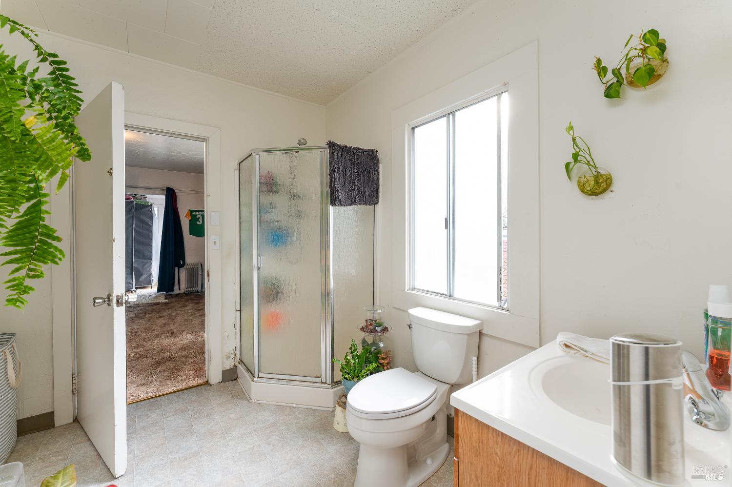 38 S Main Street Willits CA 95490