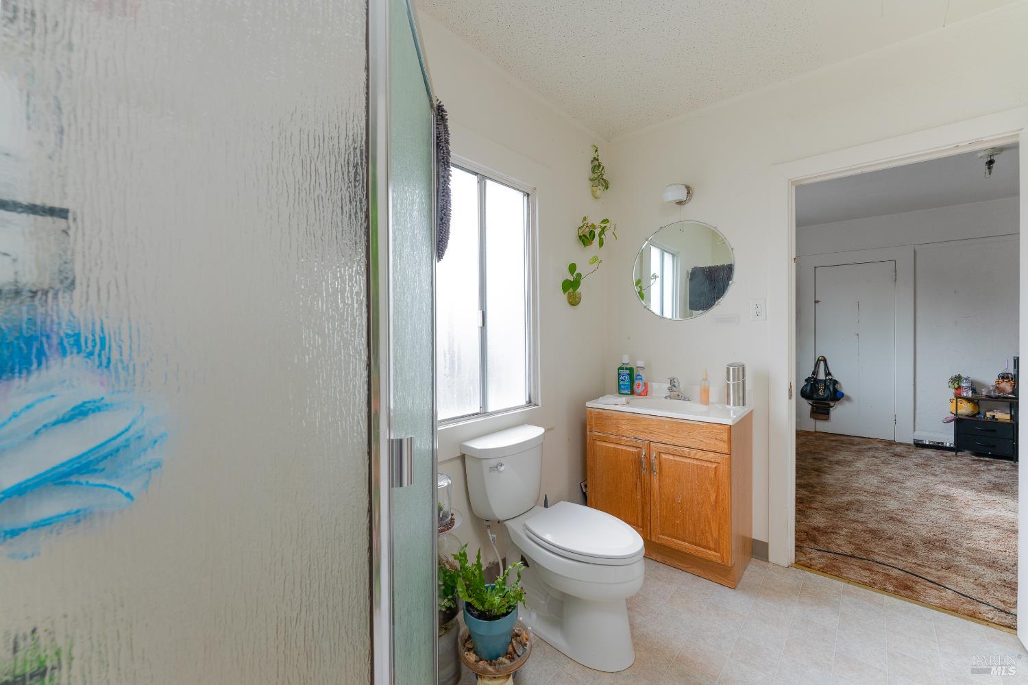 38 S Main Street Willits CA 95490