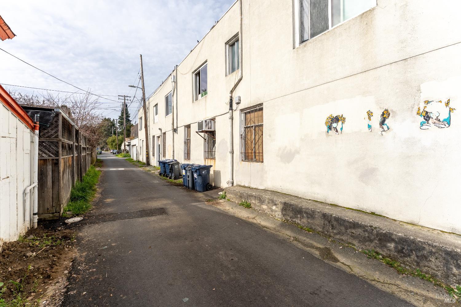38 S Main Street Willits CA 95490