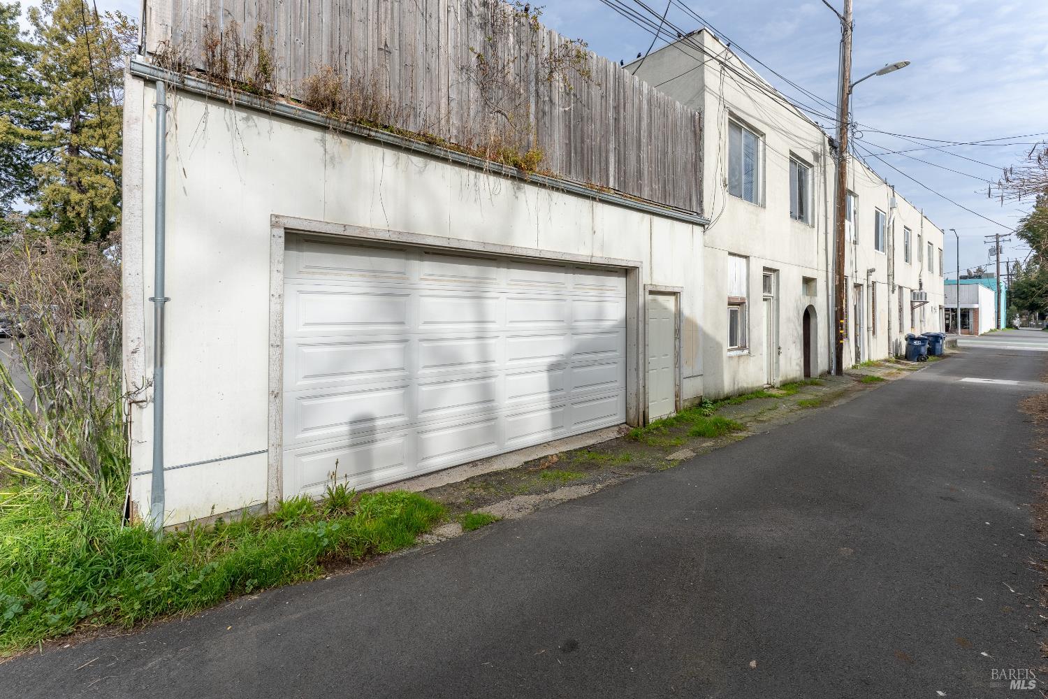 38 S Main Street Willits CA 95490