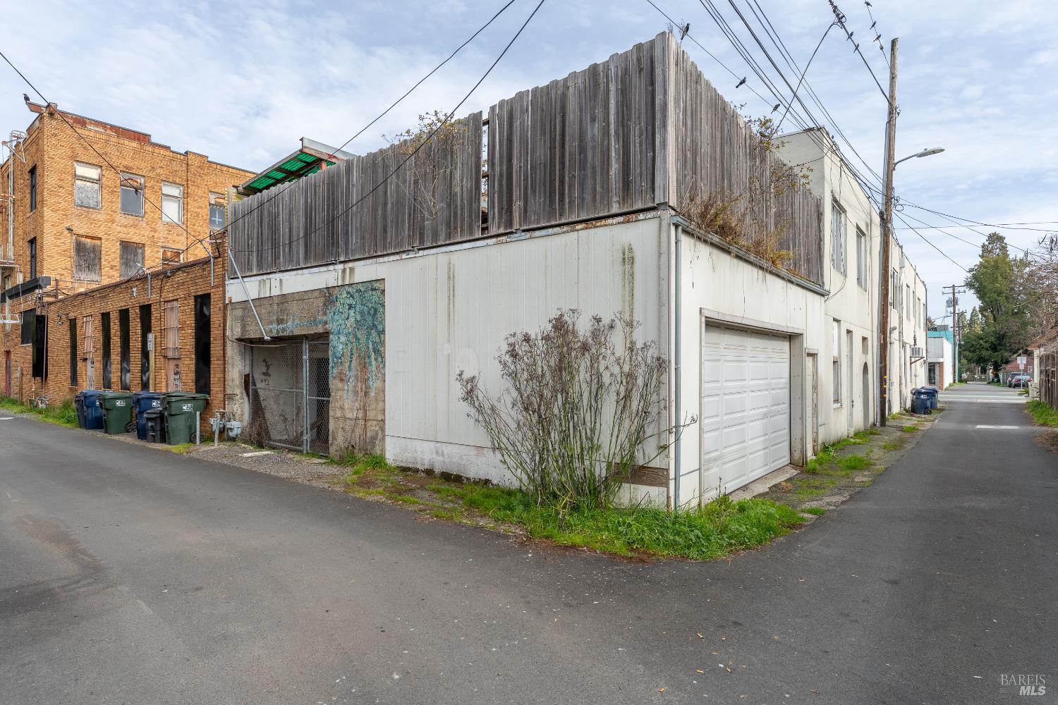 38 S Main Street Willits CA 95490