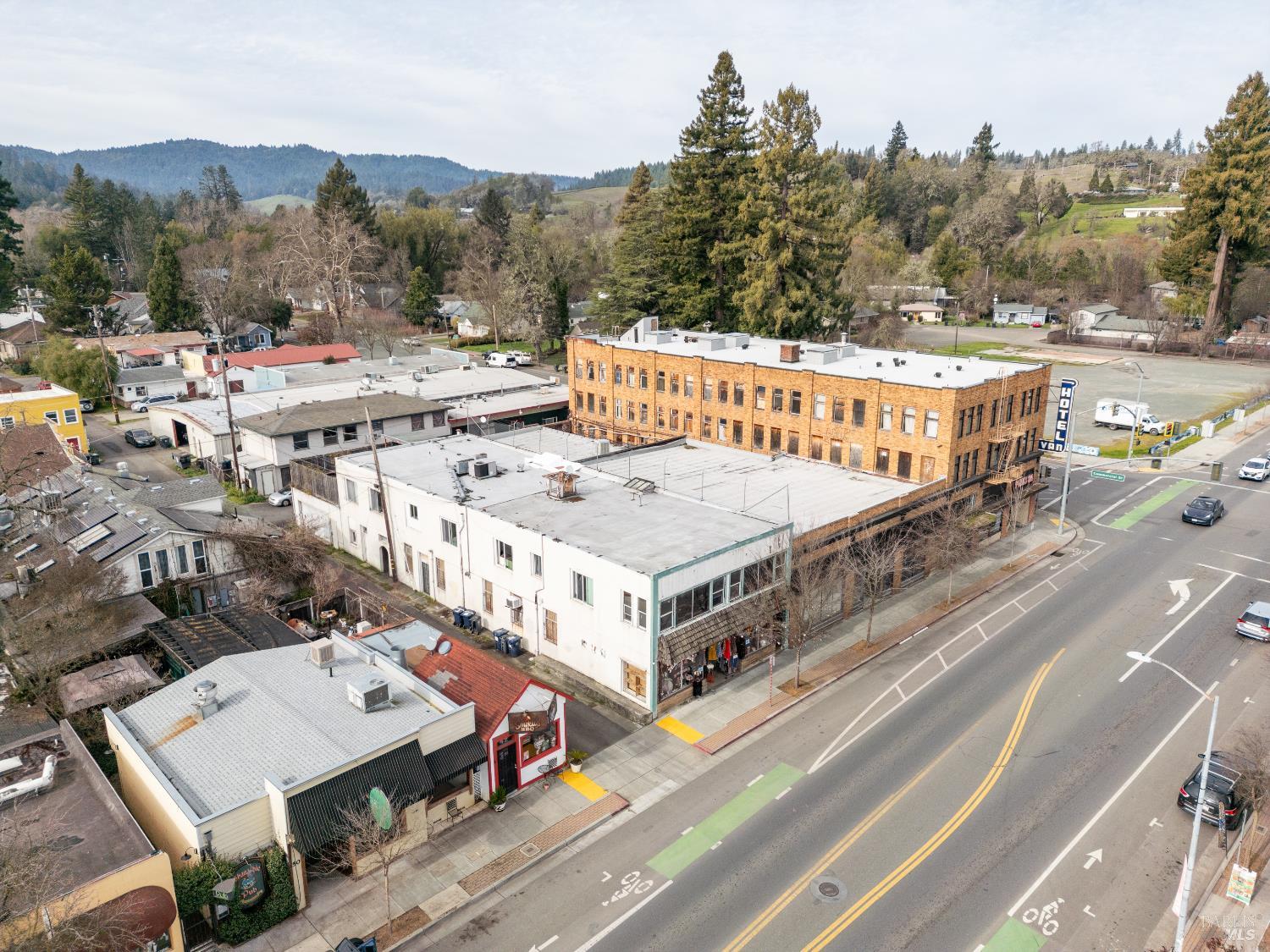 38 S Main Street Willits CA 95490