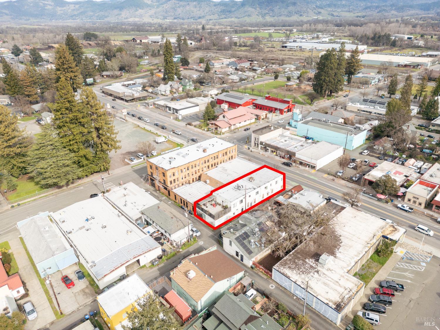 38 S Main Street Willits CA 95490