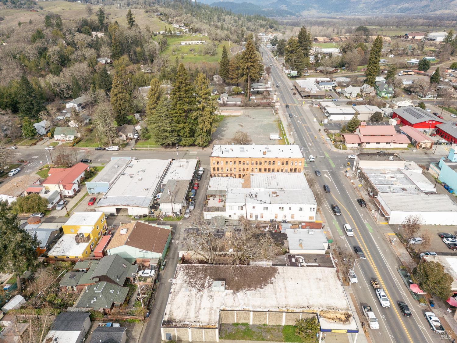 38 S Main Street Willits CA 95490