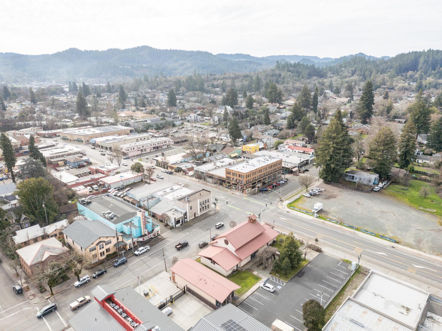 38 S Main Street Willits CA 95490