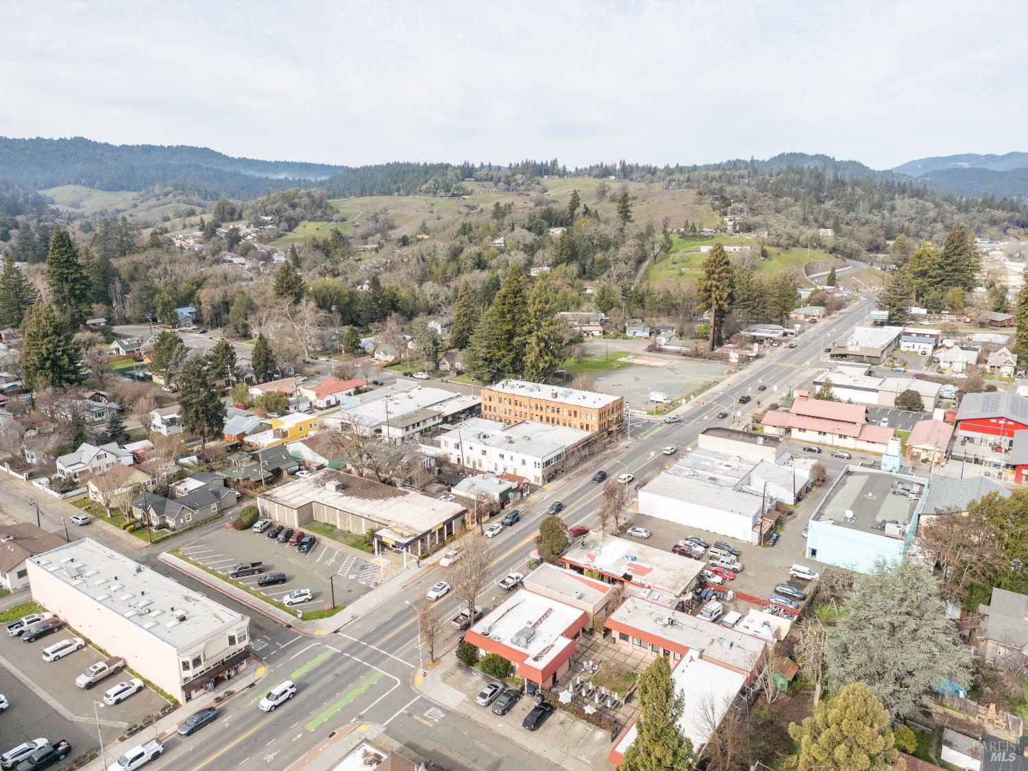 38 S Main Street Willits CA 95490