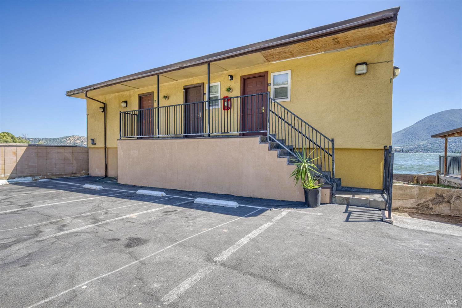 10215 E Highway 20 Clearlake Oaks CA 95423