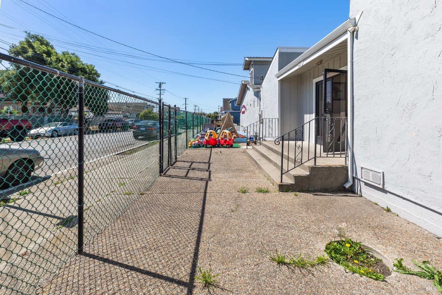 671 9th Street Richmond CA 94801