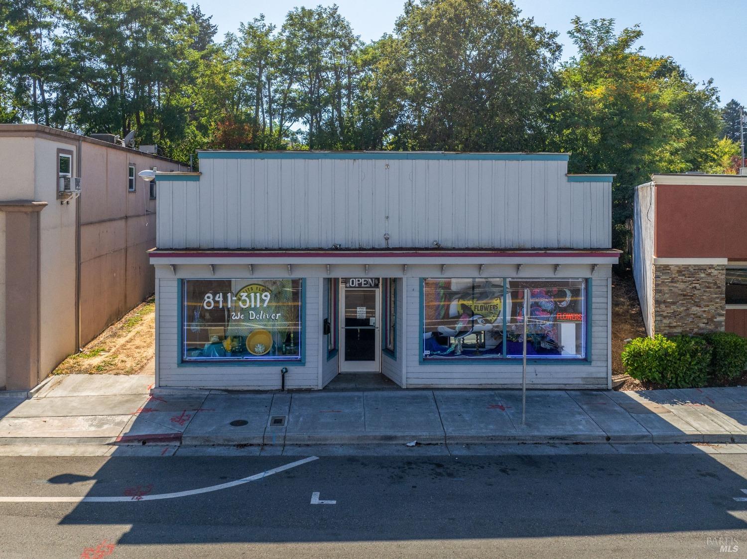242 S Main Street Willits CA 95490