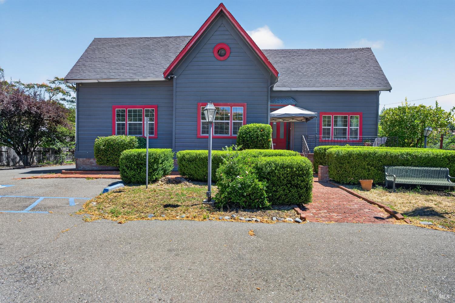 530 N Cloverdale Boulevard Cloverdale CA 95425