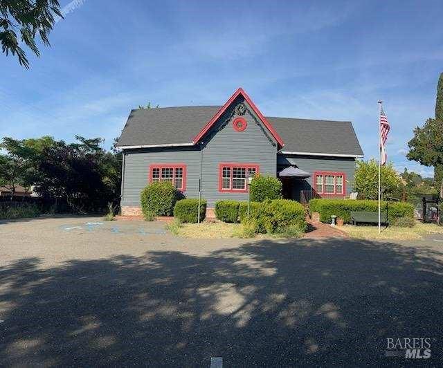 530 N Cloverdale Boulevard Cloverdale CA 95425