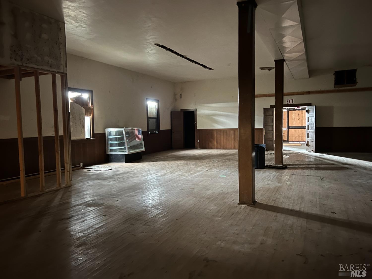 330 S Main Street Willits CA 95490