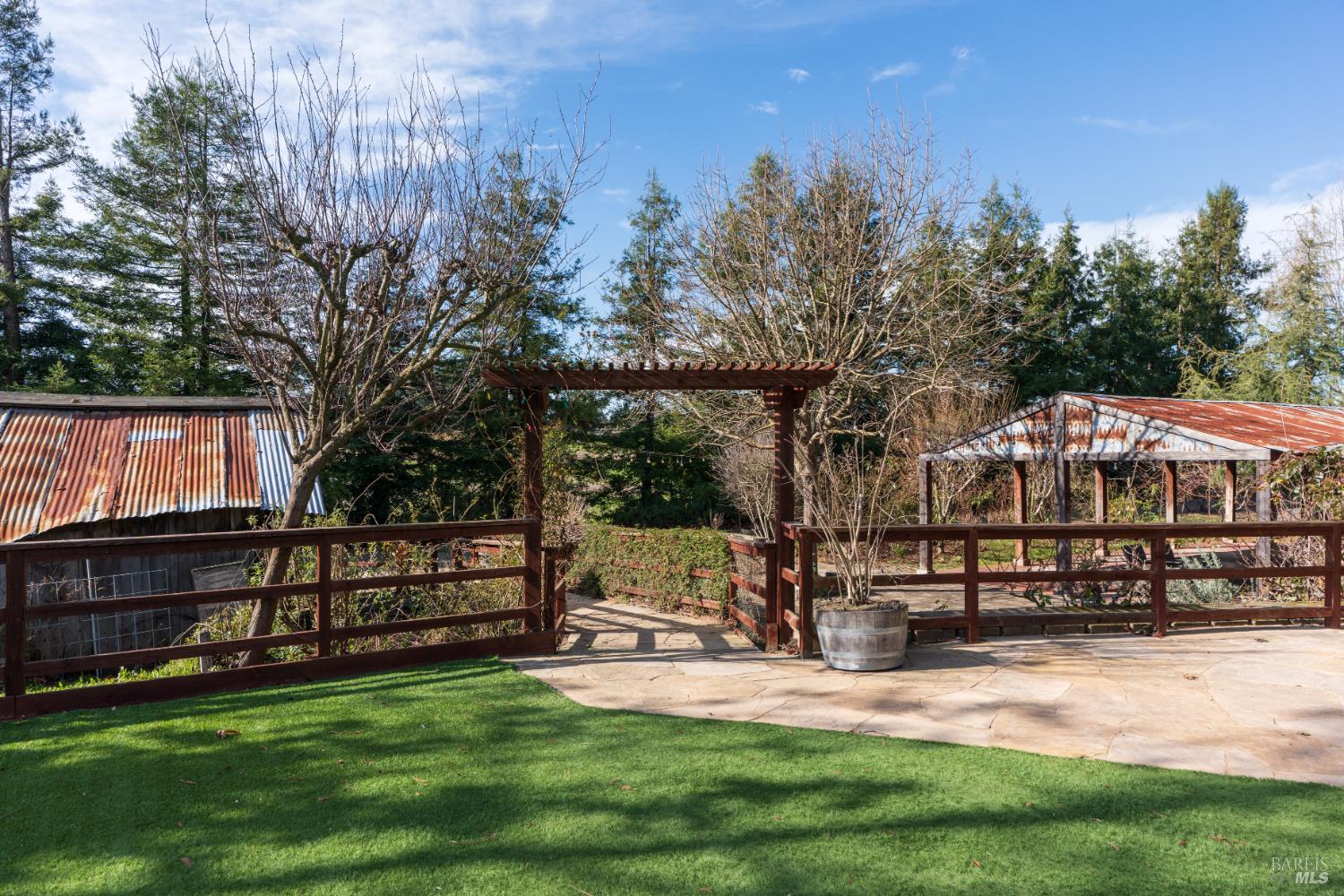 5186-5220 Highway 116 Highway S Sebastopol CA 95472