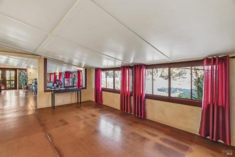 5186-5220 Highway 116 Highway S Sebastopol CA 95472