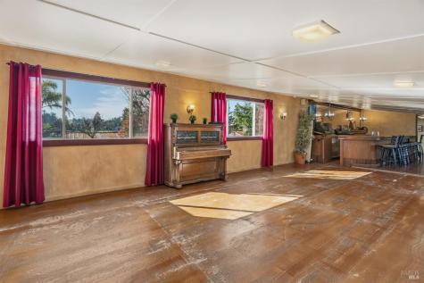 5186-5220 Highway 116 Highway S Sebastopol CA 95472