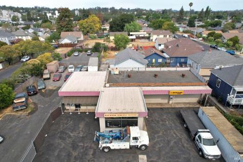 527 E Washington Street Petaluma CA 94952