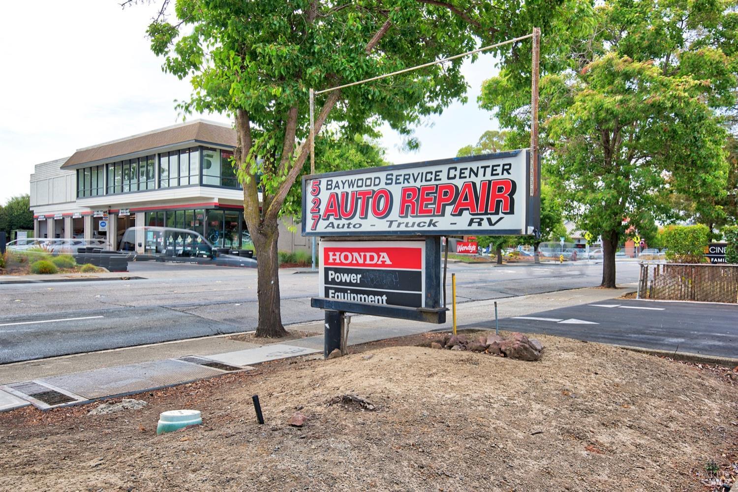 527 E Washington Street Petaluma CA 94952