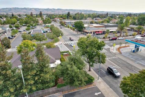 527 E Washington Street Petaluma CA 94952